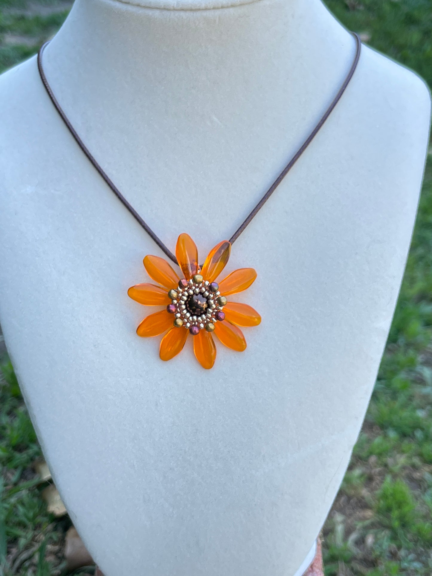 Sunny Daisy Days Necklace
